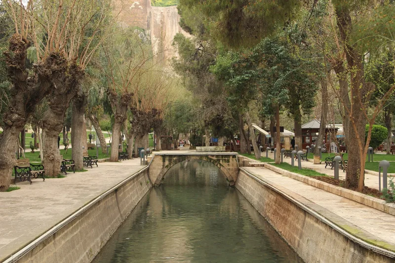 Balykgyöl in Şanlıurfa — Abraham's Sacred Pond