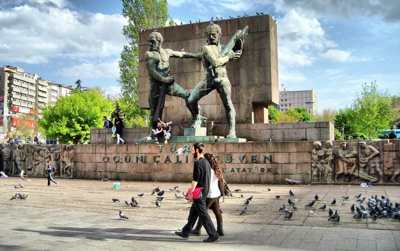 Kızılay'daki Güvenpark — Güvenlik Anıtı ve Ankara'nın kalbi