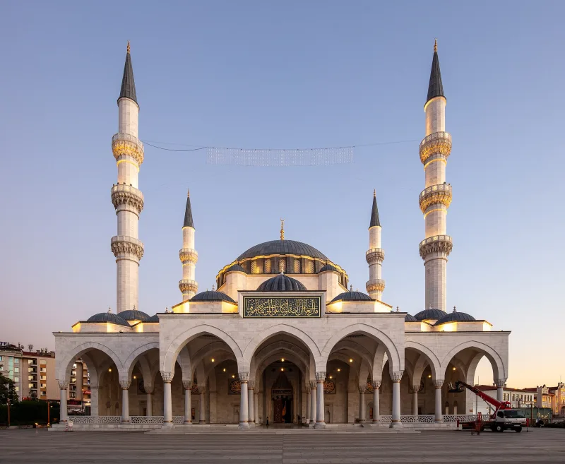 A Melike Hatun mecset Ankarában – az új főváros szimbóluma