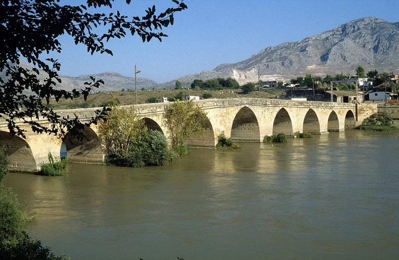 موبسويستيا (ميسيس): مدينة قديمة في كيليكيا بالقرب من أدانا