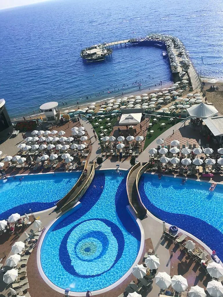 Azura Deluxe Resort and SPA Hotel