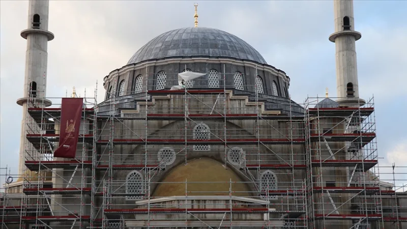 Zahájení vyšetřování výhružných telefonátů do mešity Eyüp Sultan ve Francii