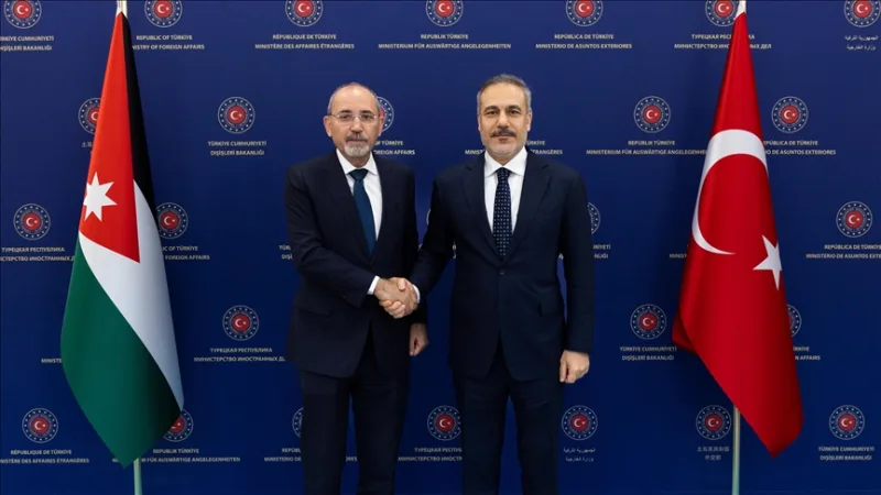 Ministr Fidan jednal o situaci v Palestině s jordánským ministrem zahraničí al-Safedim