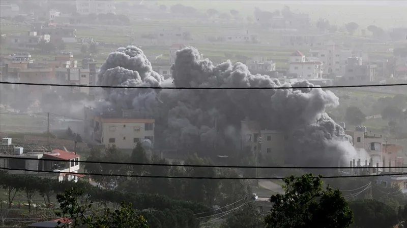 레바논 동부의 한 건물에 대한 이스라엘 공습으로 10명이 사망했습니다.