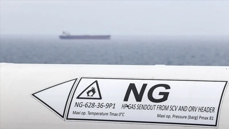 Katarský ministr energetiky Saad al-Kaabi: Raketové útoky snížily vývozní kapacitu LNG Kataru o 17 procent