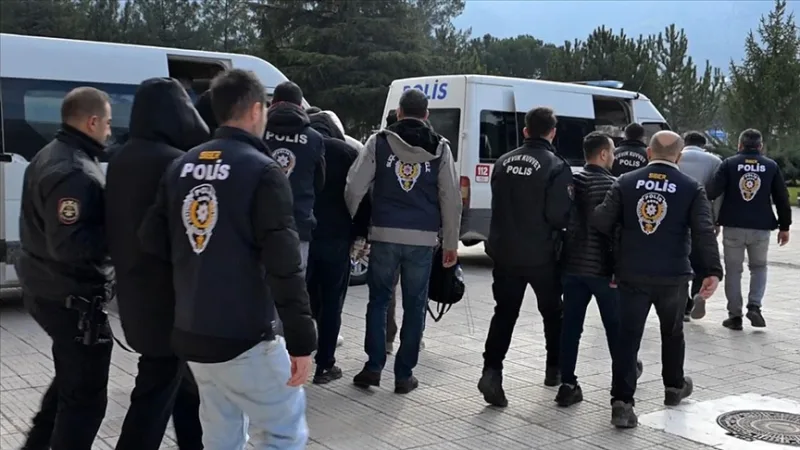 Minulý měsíc bylo provedeno 787 operací zaměřených na drogy, nelegální sázky a online hazardní hry