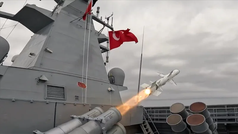 대함 미사일 ‘ATMACA’가 지상 표적을 정밀 타격했다