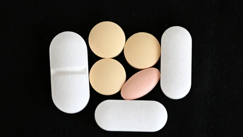 США ввели 100-процентную пошлину на некоторые импортные патентованные лекарства и скорректировали тарифы на металлы