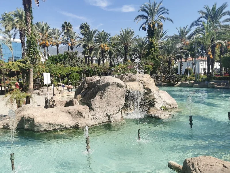 O Parque dos Gatos em Alanya — um local acolhedor com centenas de gatos no centro da cidade